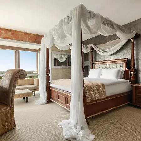 מלון Wyndham 5*