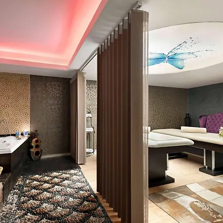 Wyndham فندق 5*