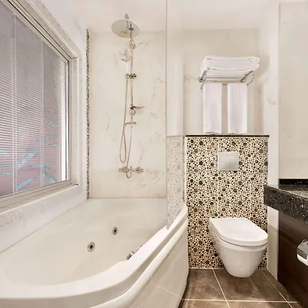 Отель Wyndham 5*